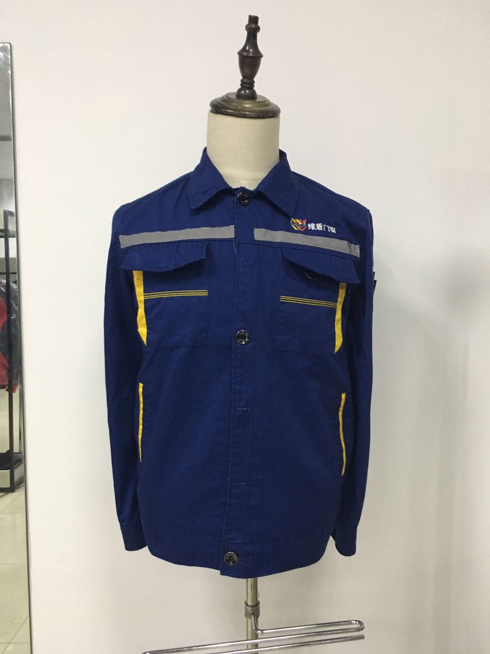 维盾门窗工作服