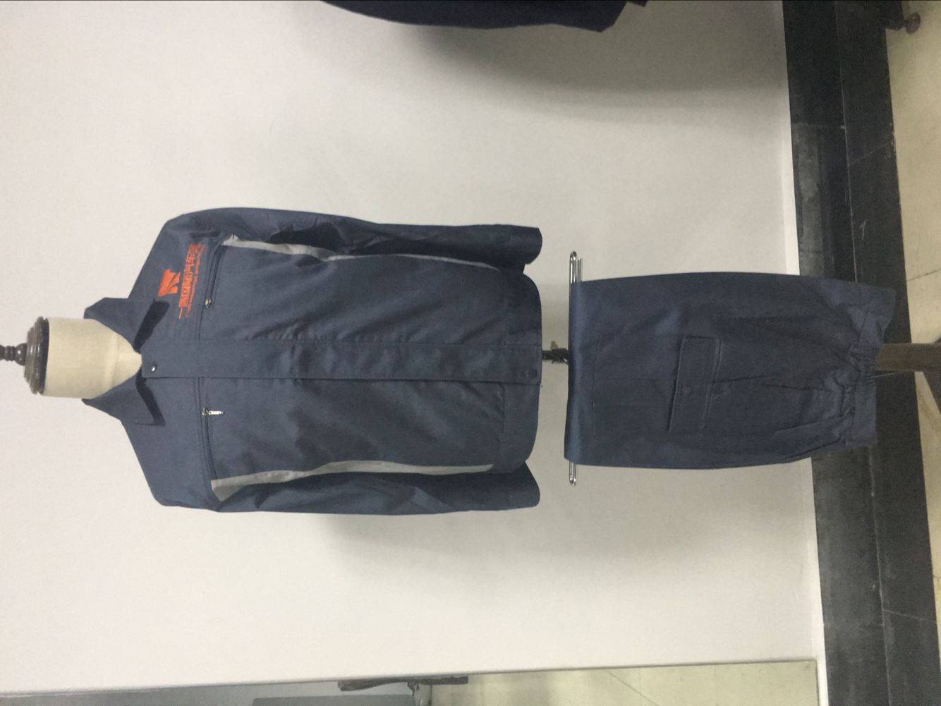 一通国际汽车城工作服